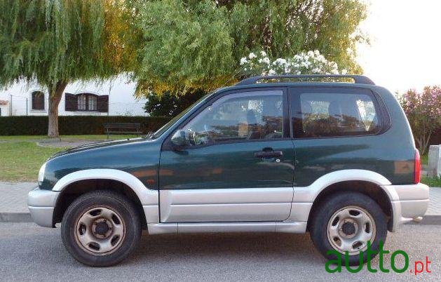 2004' Suzuki Grand Vitara photo #2