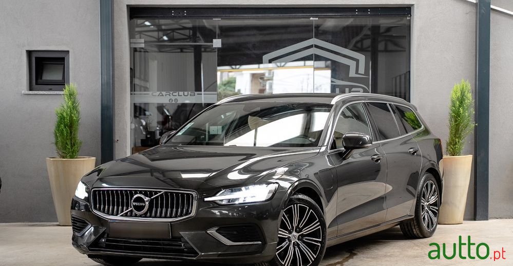 2019' Volvo V60 photo #1