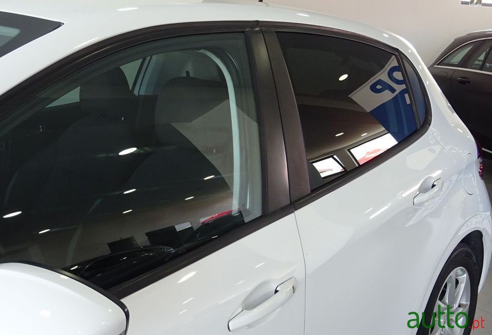 2016' Peugeot 208 photo #4