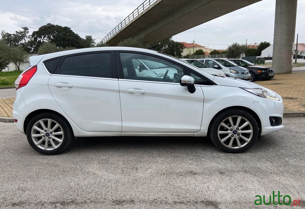 2017' Ford Fiesta photo #4