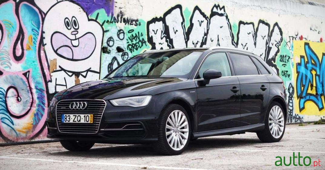 2015' Audi A3 Sport Tourer photo #2