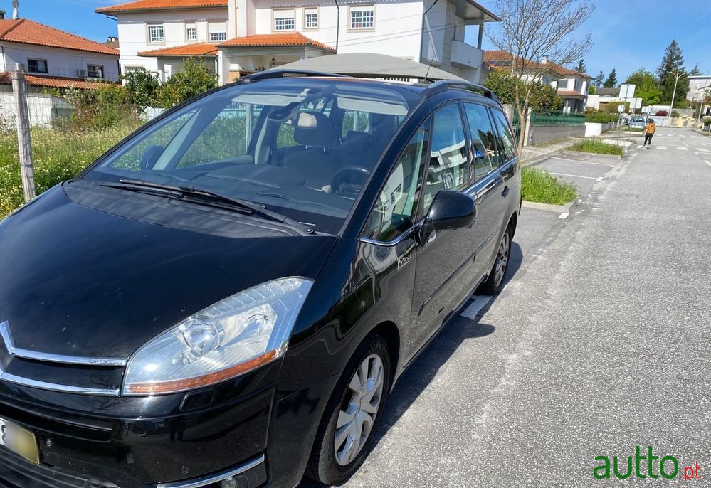 2010' Citroen C4 Grand Picasso photo #4
