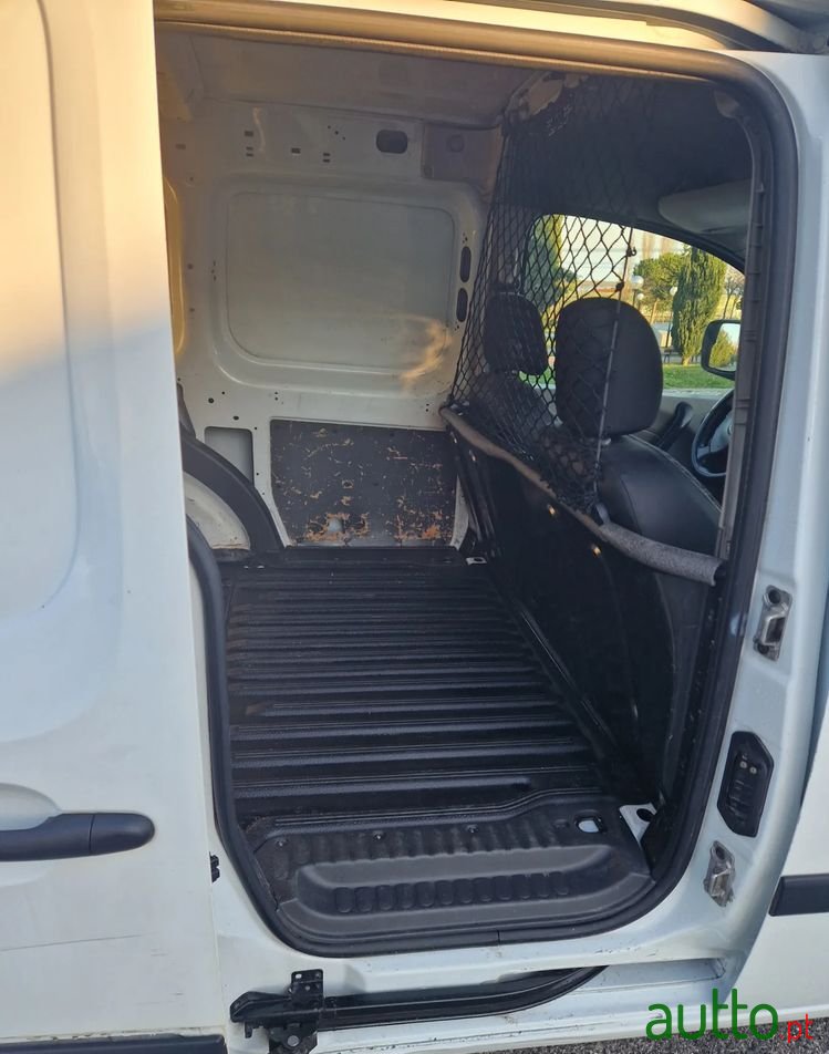 2010' Renault Kangoo 1.5 Dci Confort photo #5