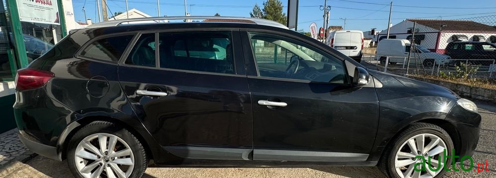 2011' Renault Megane Break photo #5