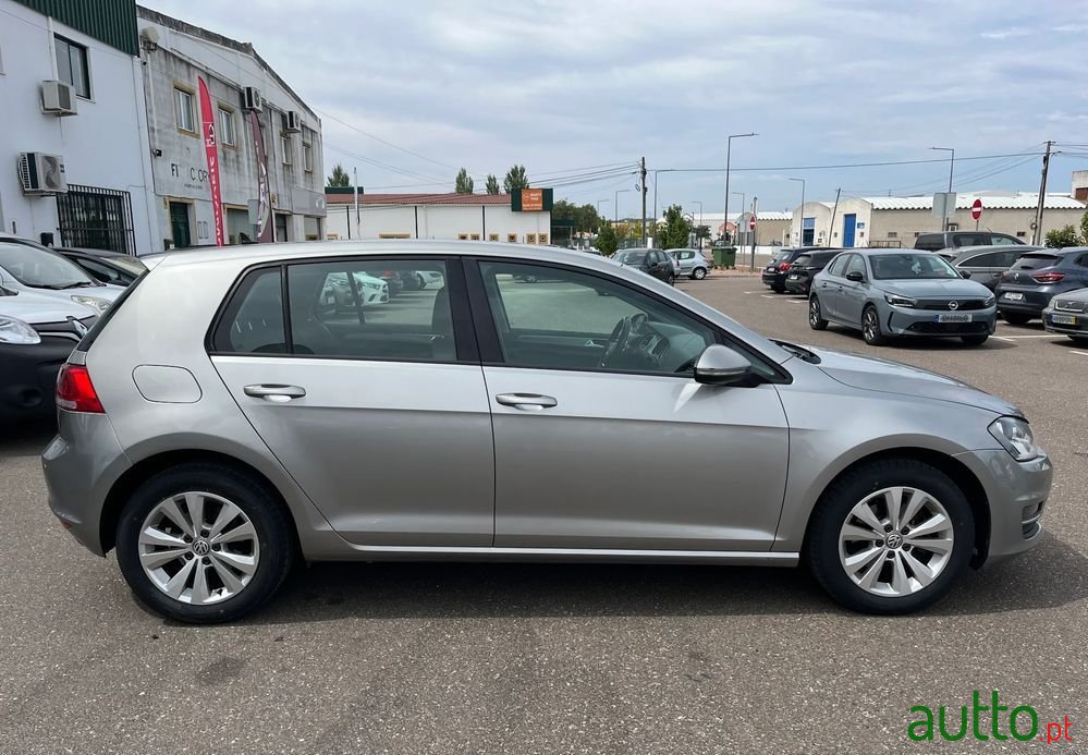 2017' Volkswagen Golf photo #6