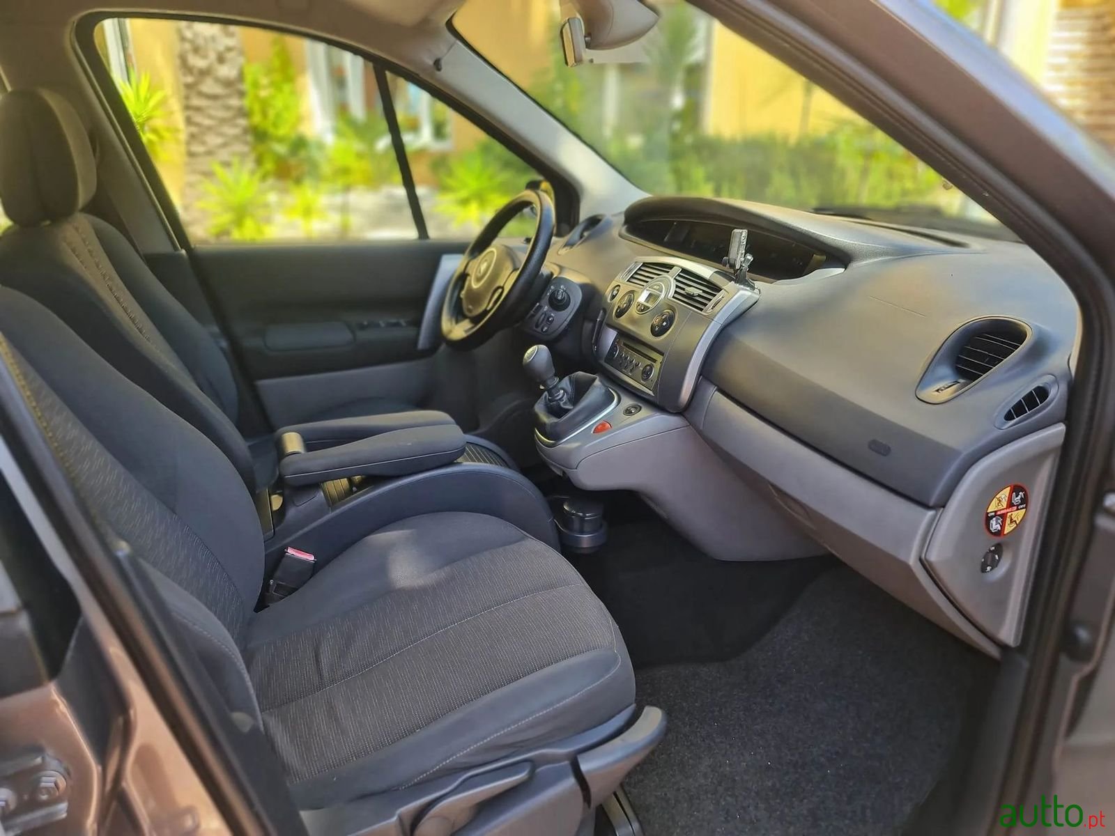 2008' Renault Scenic photo #5