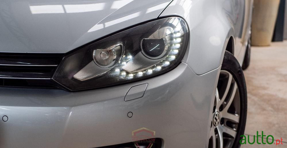 2013' Volkswagen Golf Variant photo #3