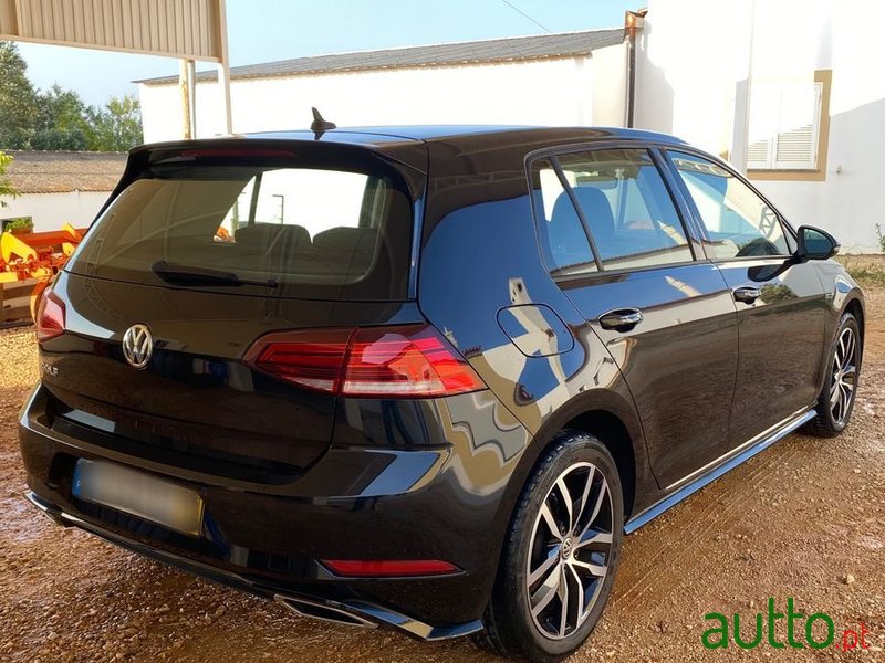 2017' Volkswagen Golf 1.6 Tdi R-Line photo #3