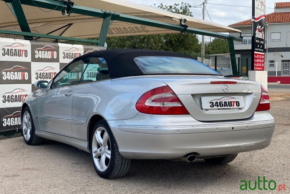 2004' Mercedes-Benz Clk-200 photo #6