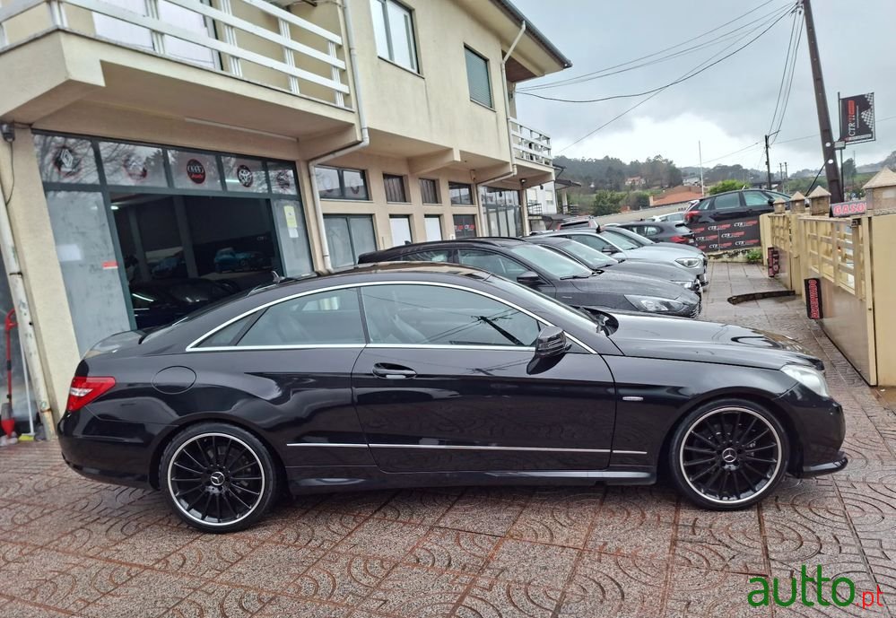 2009' Mercedes-Benz Classe E photo #6