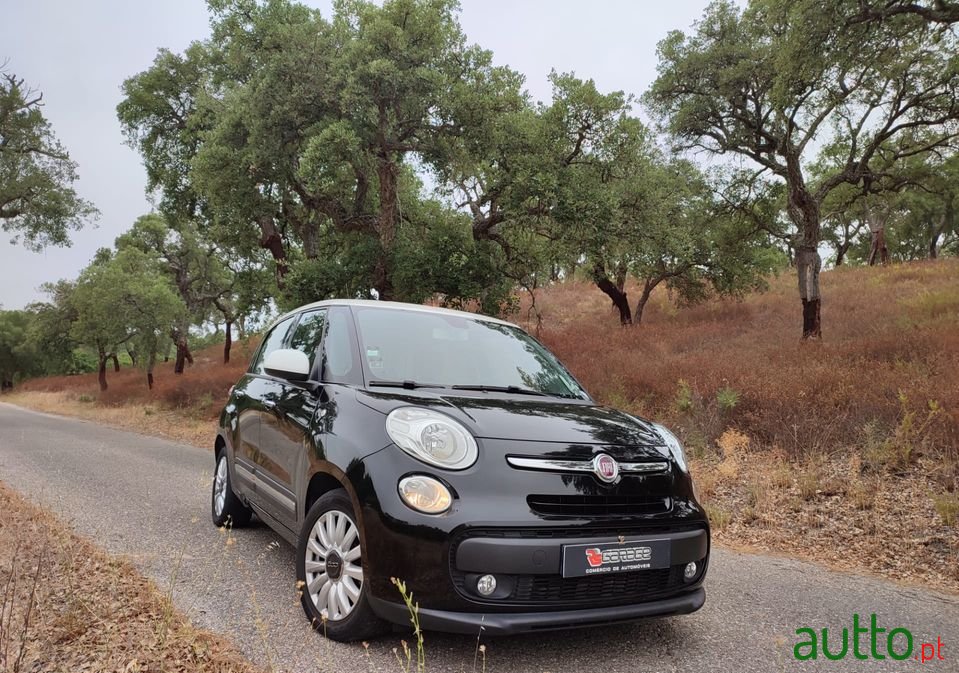 2013' Fiat 500L photo #1