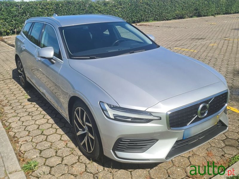 2019' Volvo V60 photo #1