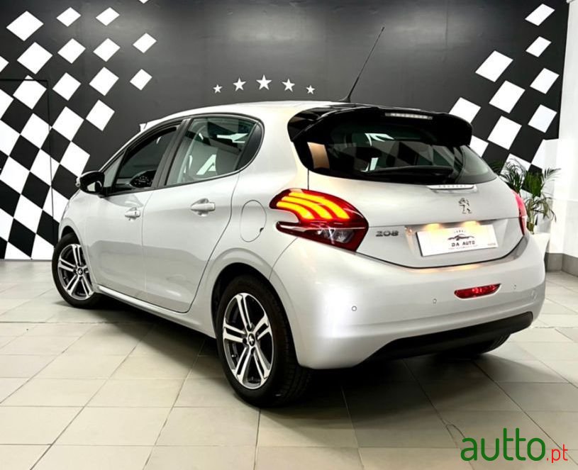 2018' Peugeot 208 photo #5