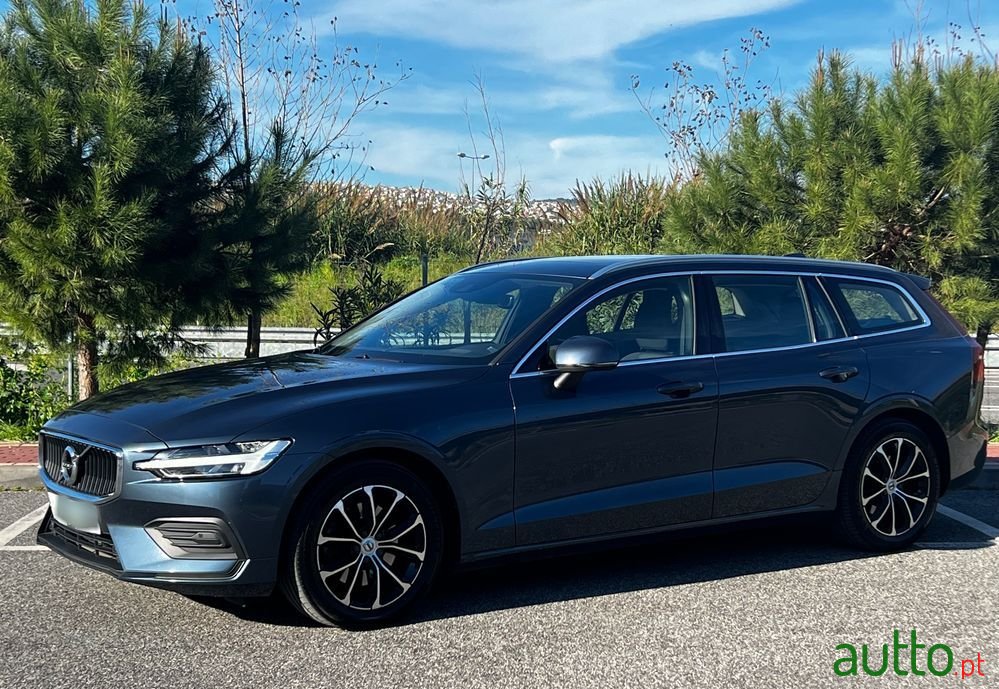 2020' Volvo V60 photo #1