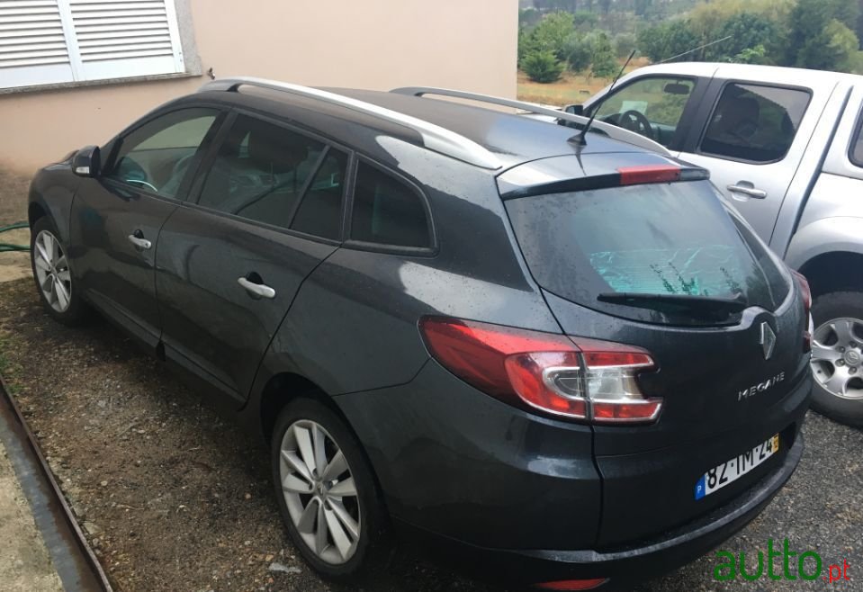 2009' Renault Megane Sport Tourer photo #3