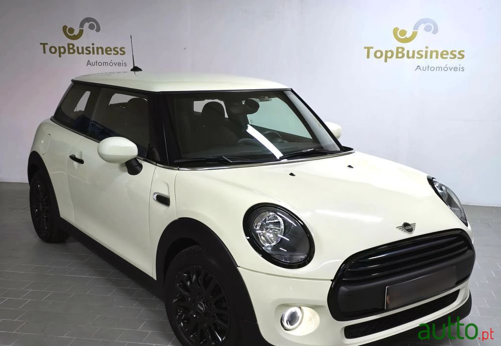 2020' MINI One 3 Portas photo #1
