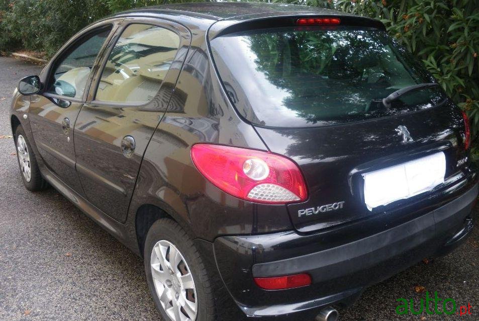 2010' Peugeot 206 Plus photo #2