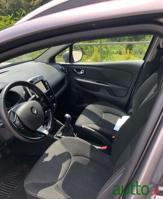 2016' Renault Clio Sport Tourer photo #2