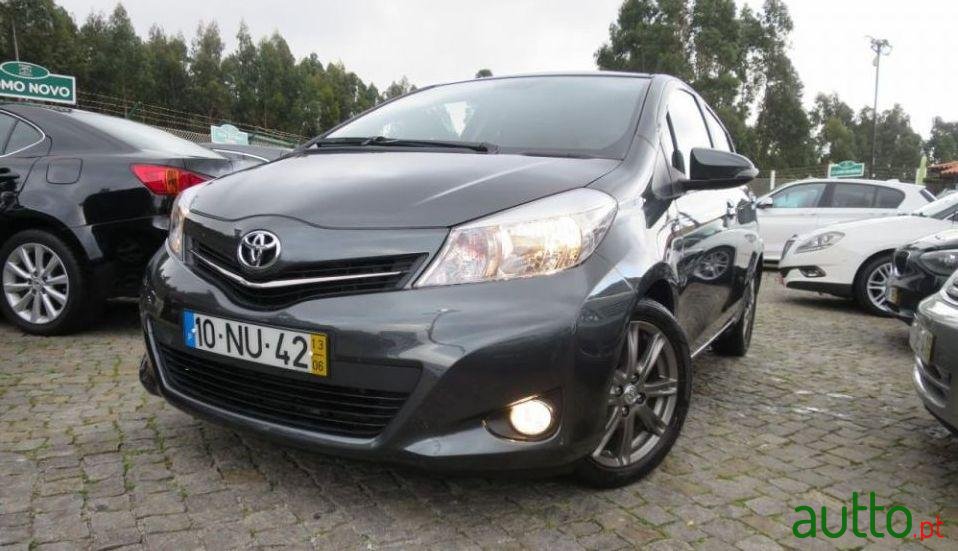 2013' Toyota Yaris photo #1