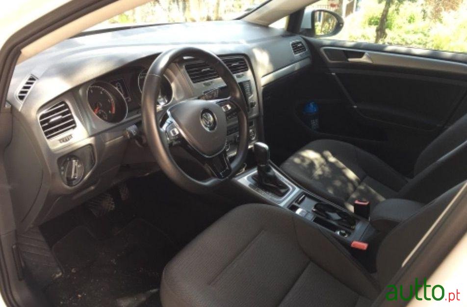 2014' Volkswagen Golf photo #3