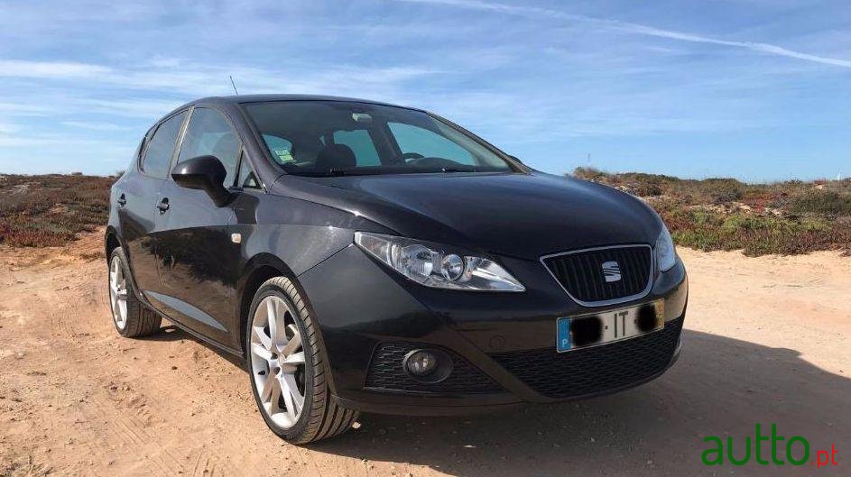 2010' SEAT Ibiza photo #1