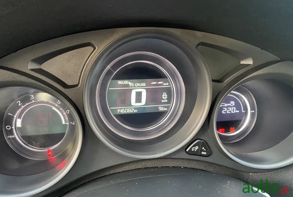 2015' Citroen C4 photo #6