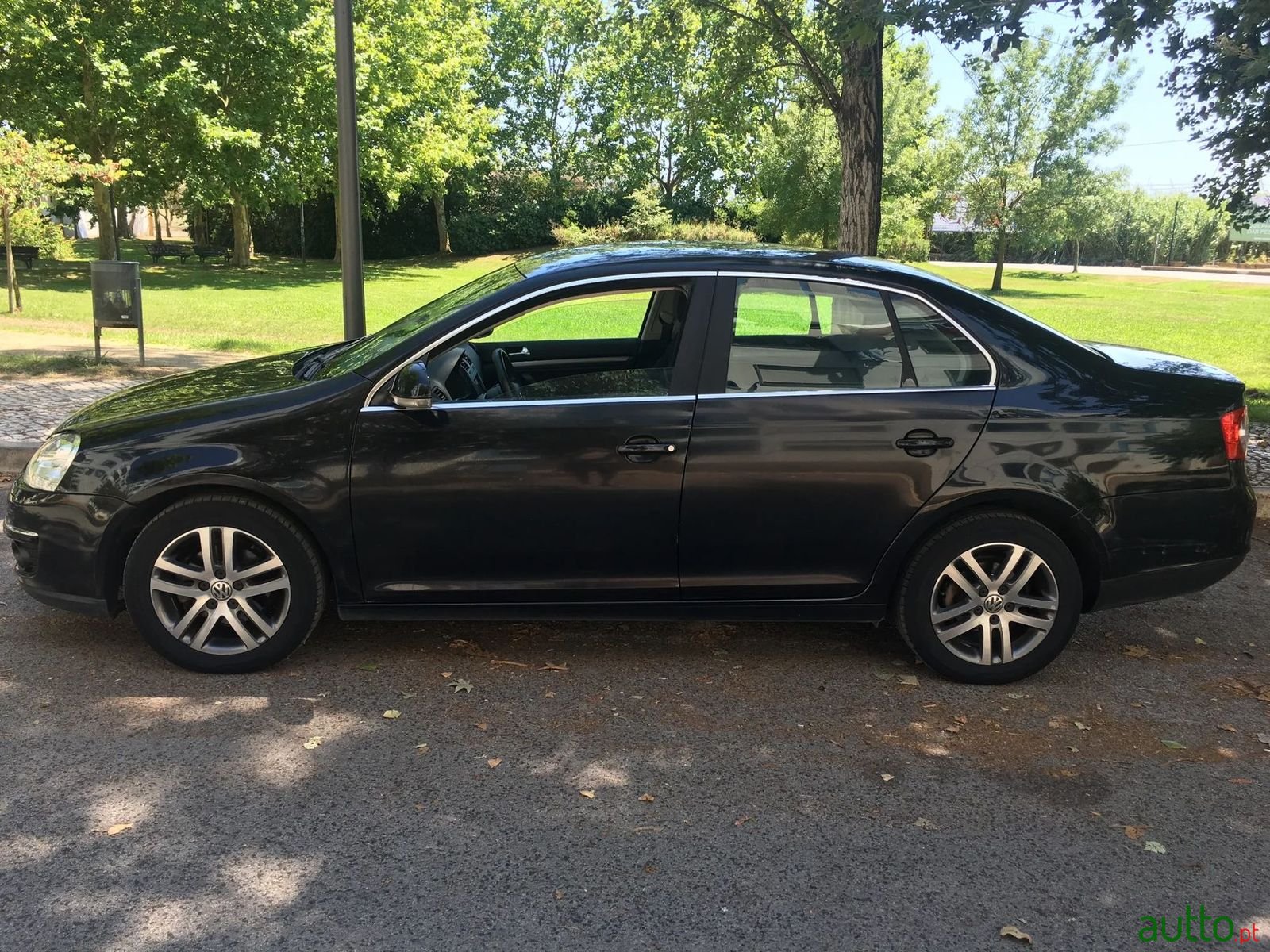 2008' Volkswagen Jetta photo #1
