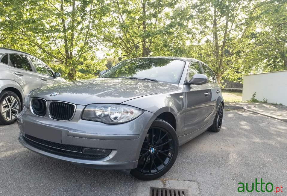 2009' BMW 116 photo #1