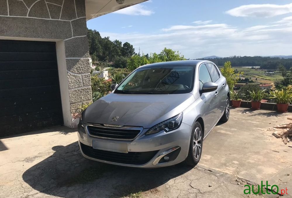 2014' Peugeot 308 photo #1