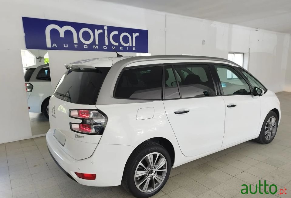 2016' Citroen C4 Grand Picasso photo #5