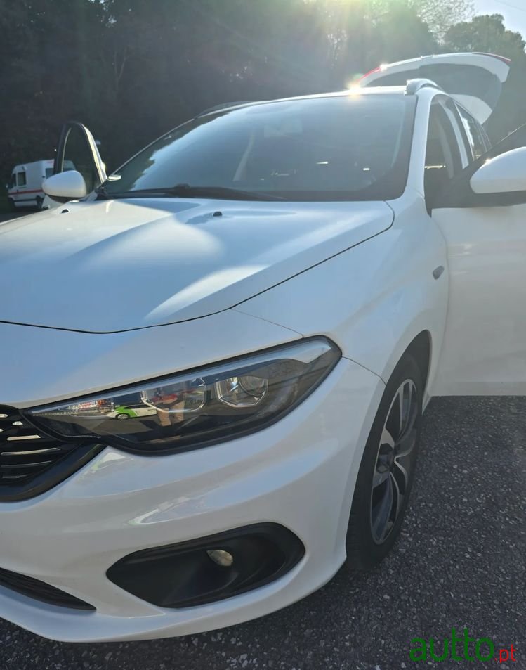 2019' Fiat Tipo Station Wagon photo #2