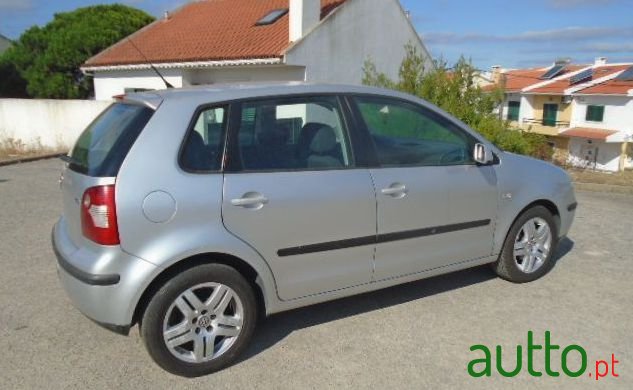 2004' Volkswagen Polo photo #1