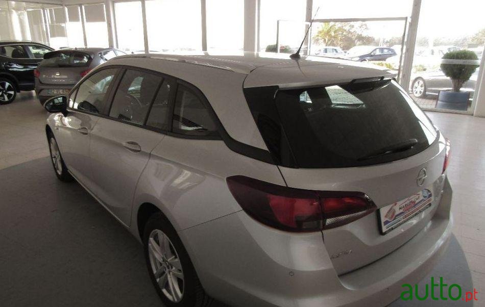 2017' Opel Astra Sports Tourer photo #1