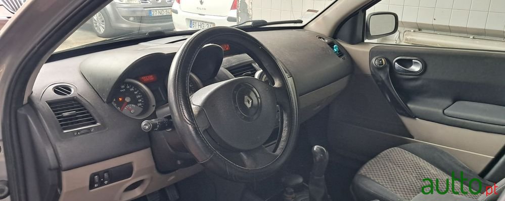 2004' Renault Megane photo #5