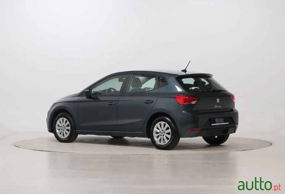 2022' SEAT Ibiza 1.0 Tsi Style photo #4