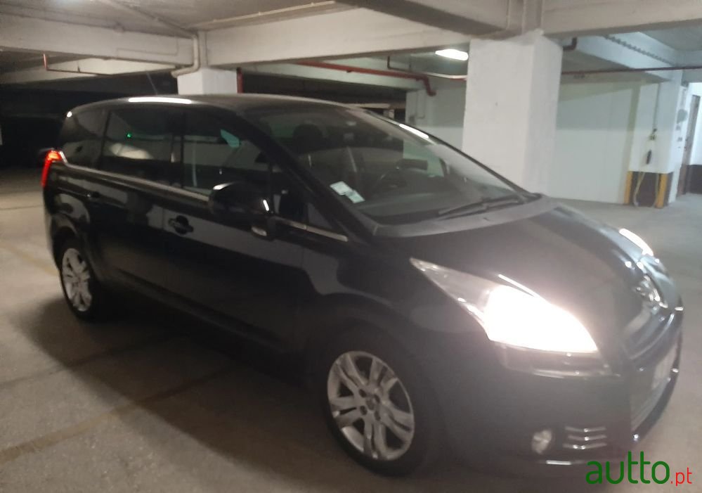 2010' Peugeot 5008 1.6 Hdi Sport photo #6