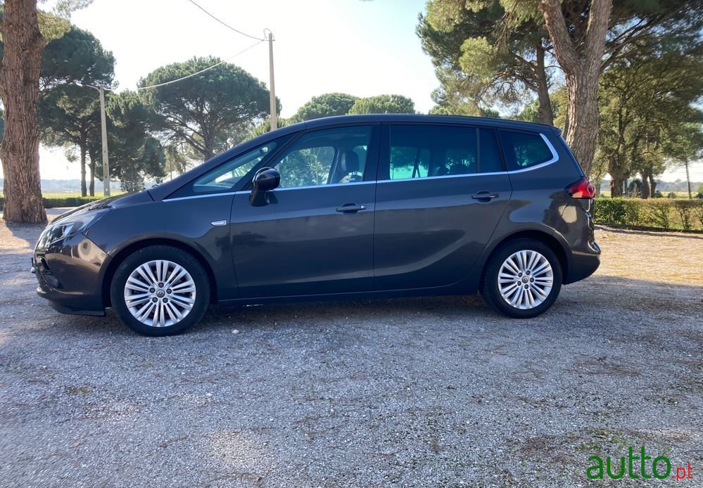 2016' Opel Zafira photo #3