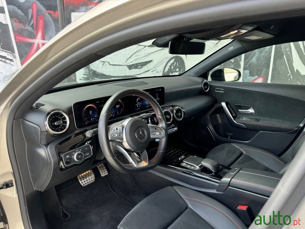 2020' Mercedes-Benz Classe A photo #3