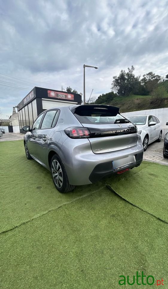 2020' Peugeot 208 photo #2