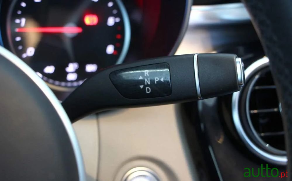 2019' Mercedes-Benz C 220 D Avantgarde photo #4