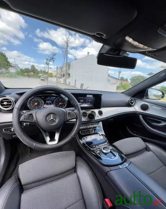 2017' Mercedes-Benz E 220 photo #5