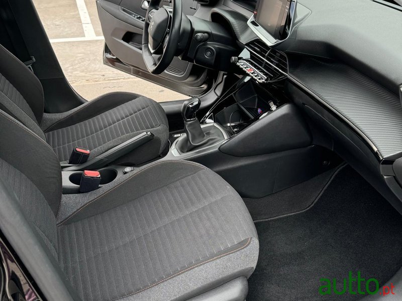 2021' Peugeot 208 active pack 75hp photo #1