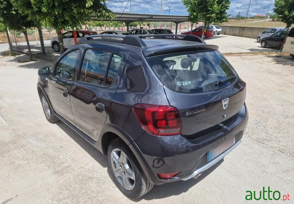 2017' Dacia Sandero Stepway photo #3