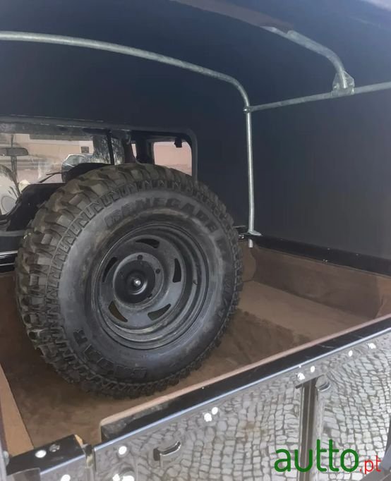 2004' Land Rover Defender photo #5