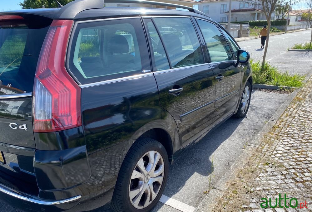 2010' Citroen C4 Grand Picasso photo #1