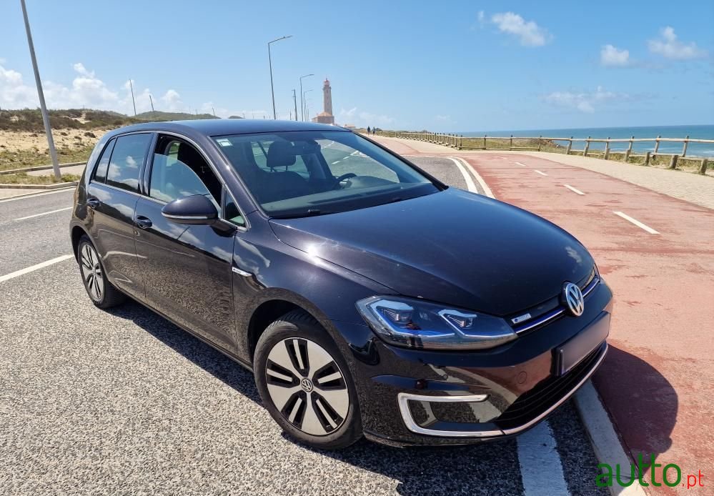 2018' Volkswagen e-Golf Ac/Dc photo #1