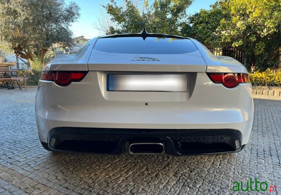 2017' Jaguar F-Type photo #3