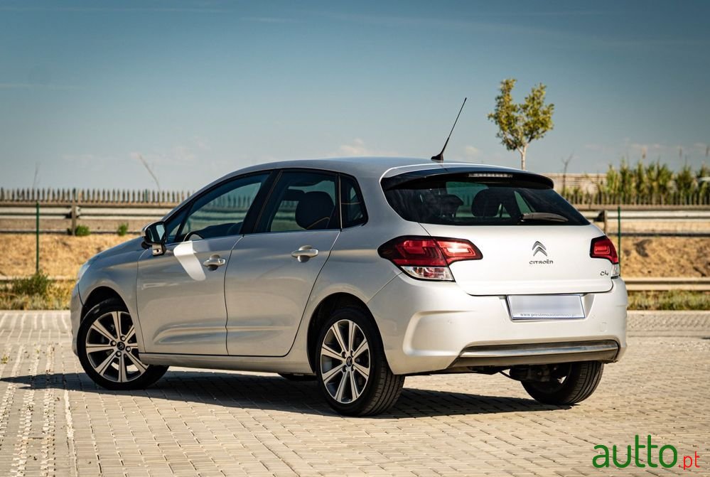 2015' Citroen C4 1.2 Puretech Feel photo #6