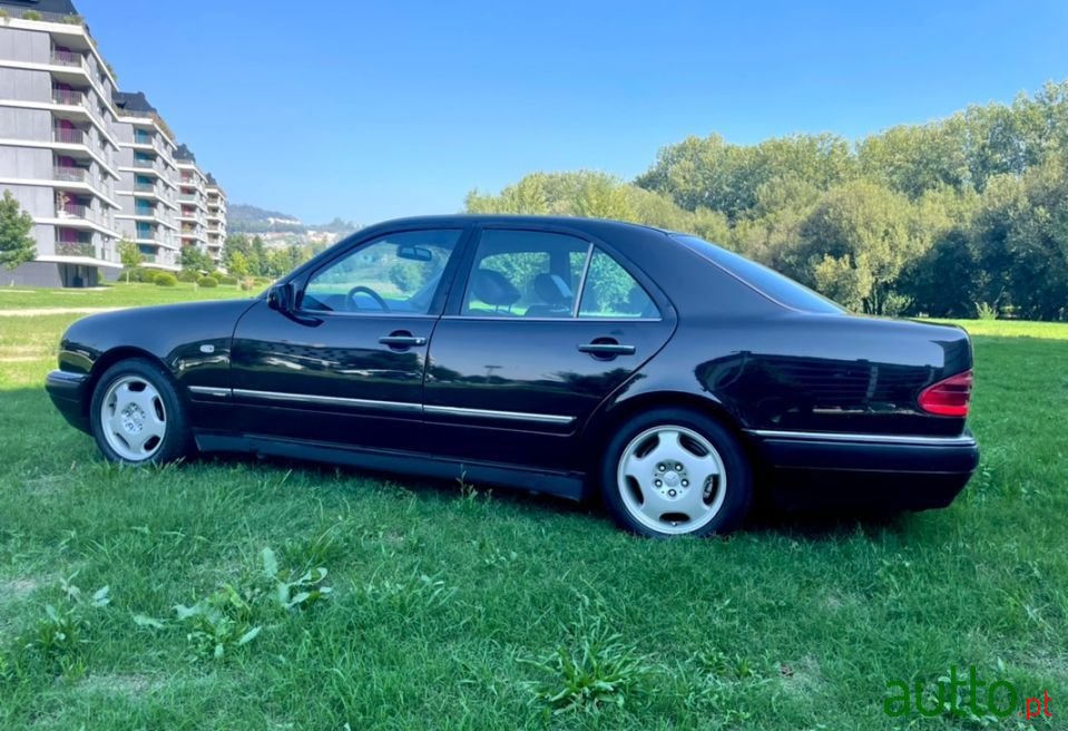 1999' Mercedes-Benz E-220 photo #6