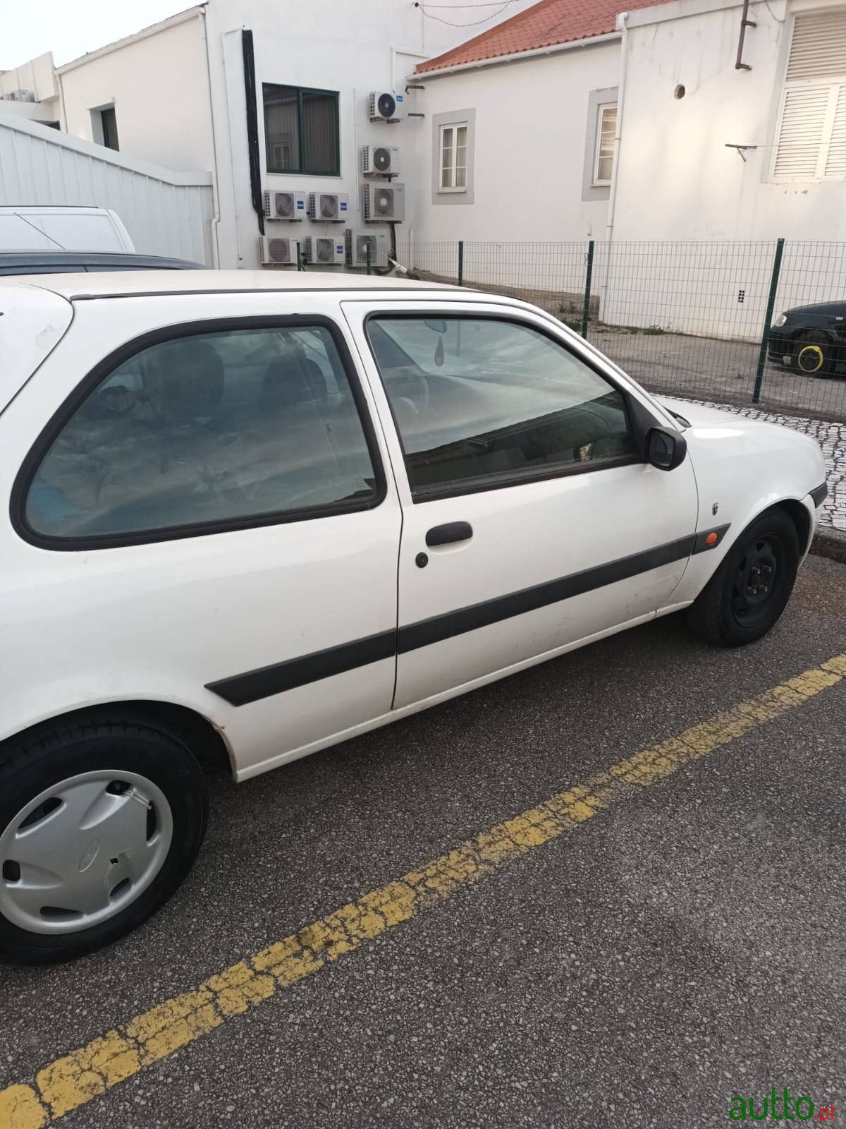 2000' Ford Fiesta photo #2